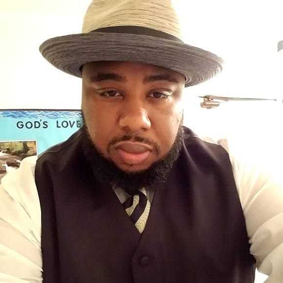 Meet your Posher, Adrian - Picture 1 of 1